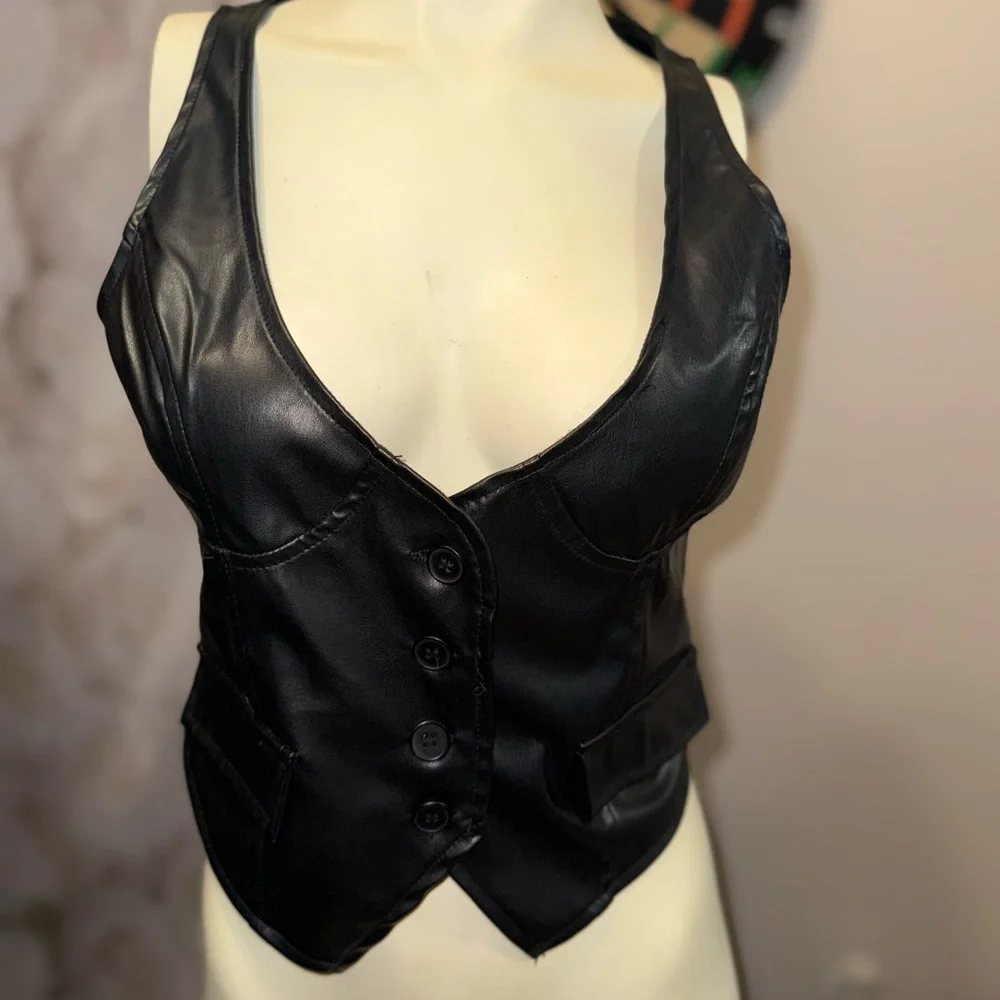 SEXY BODYCON BLACK PU LEATHER CROPPED VEST FAUX POCKETS SIZE LARGE - Picture 9 of 13